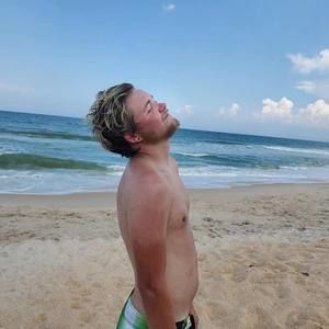 Meet your Posher, Dustin